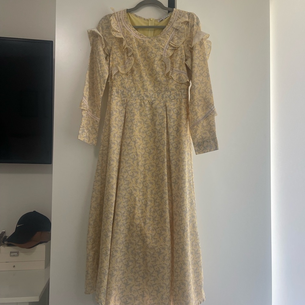 Elegant Butter Cream Floral Dress